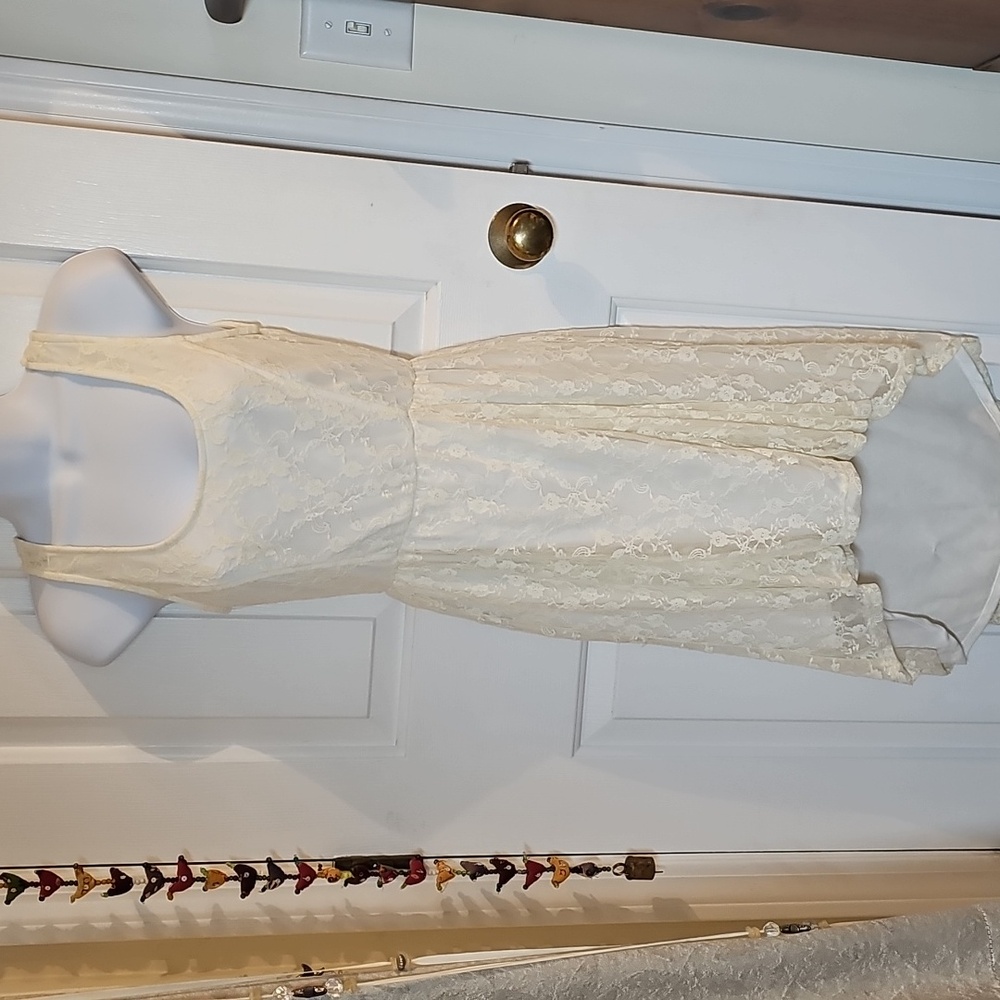 MIMI CHICA lacey dress XS cream sleeveless high-low